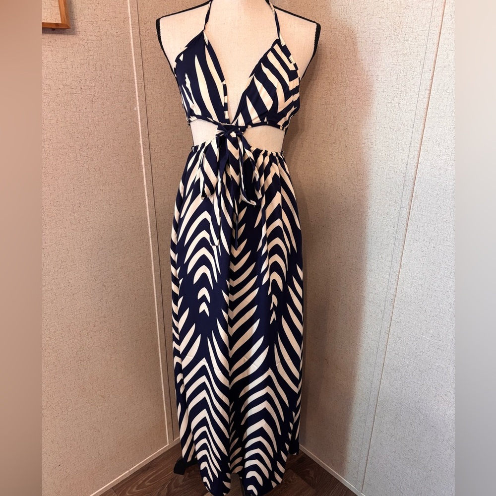 Trendy Navy and White Chevron Maxi summer backless Dress